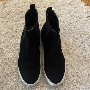 Steve Madden short flat booties